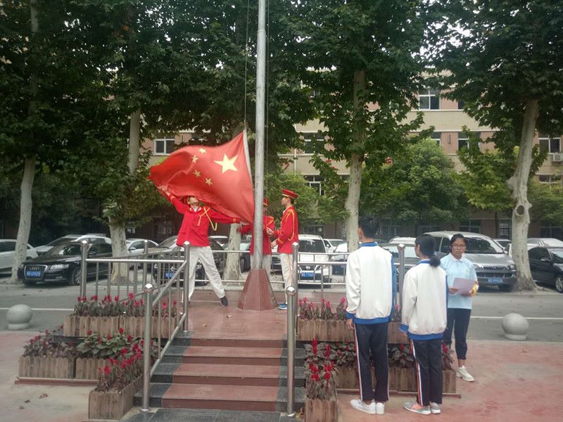 第八周国旗下的演讲 一（3）班  张鑫彧