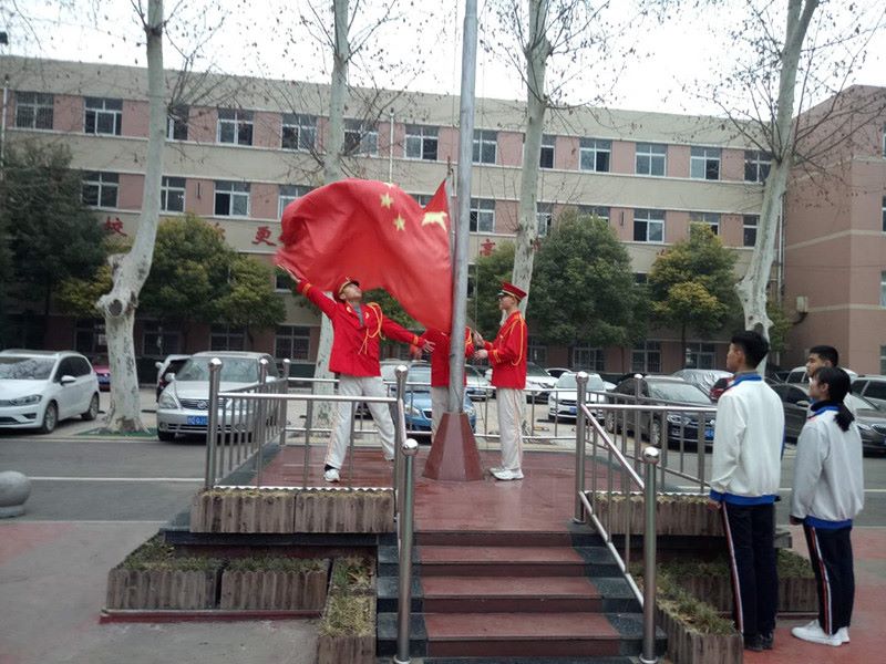 第二周国旗下的演讲  二（9）班   丁宇川