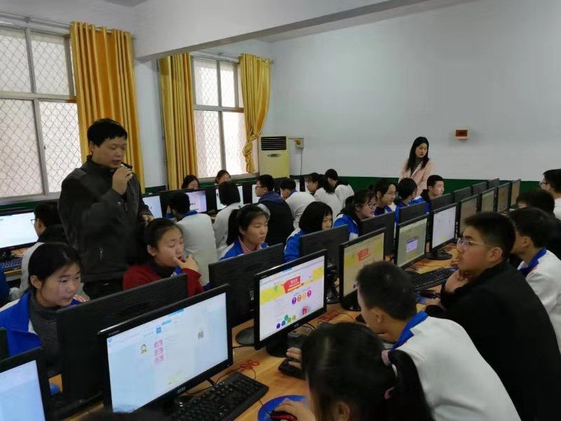 我校再次举行“北京四中网校”技术操作培训会