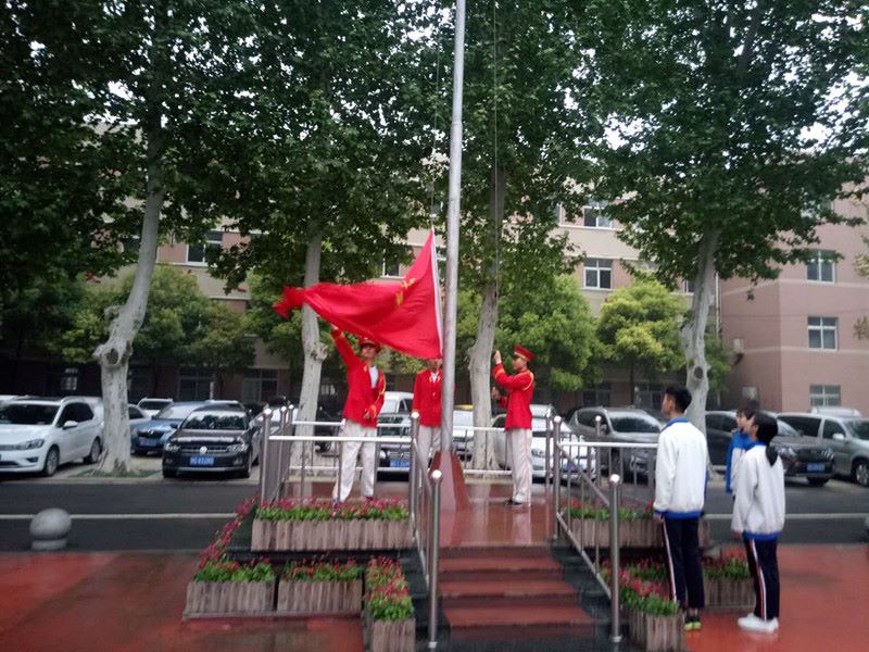第九周国旗下的演讲  三（六）班  温美静