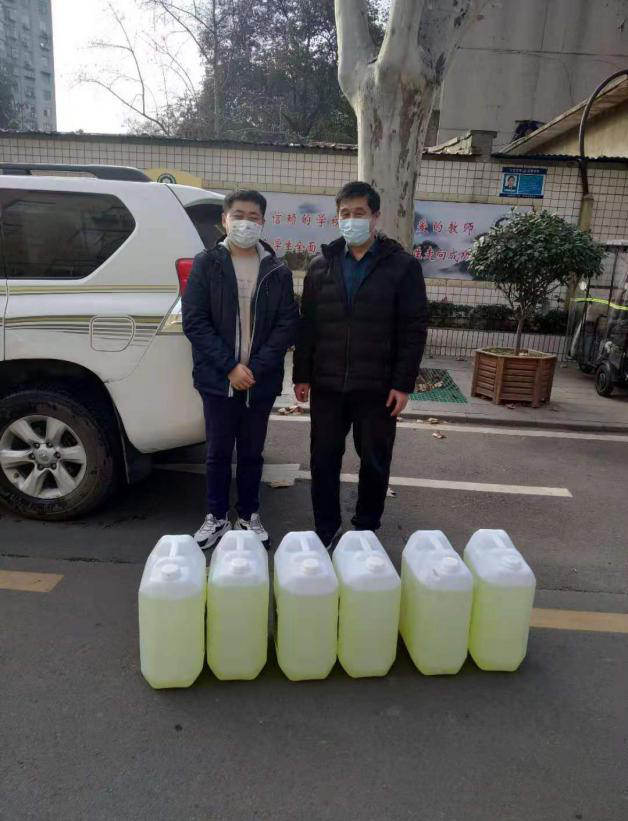 携手同心，共抗疫情——市三高获赠爱心抗疫防控物资