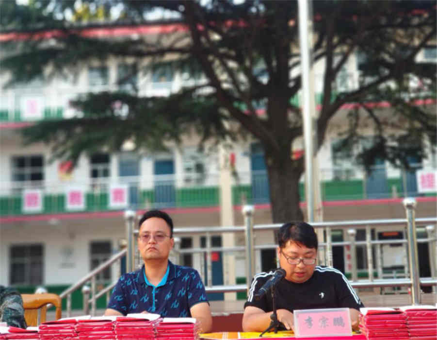 会操展风采，英姿致青春 ——市三高2020级举行军训闭幕仪式