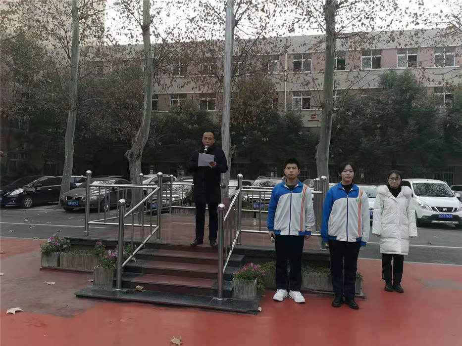 为国防添彩，让青春出彩，展男儿风采