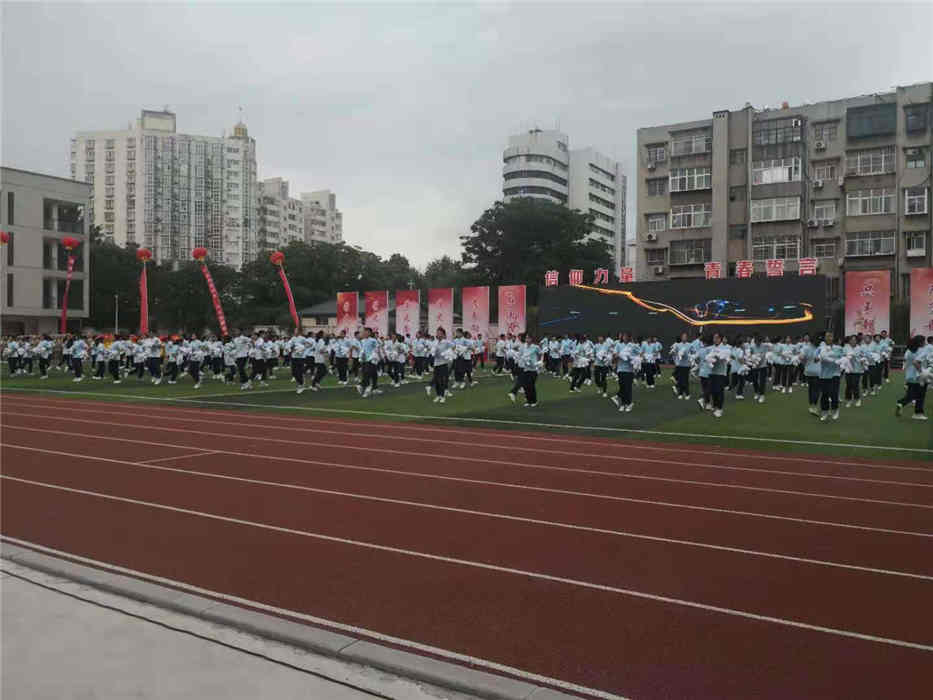 传承红色基因  凝心铸魂育人