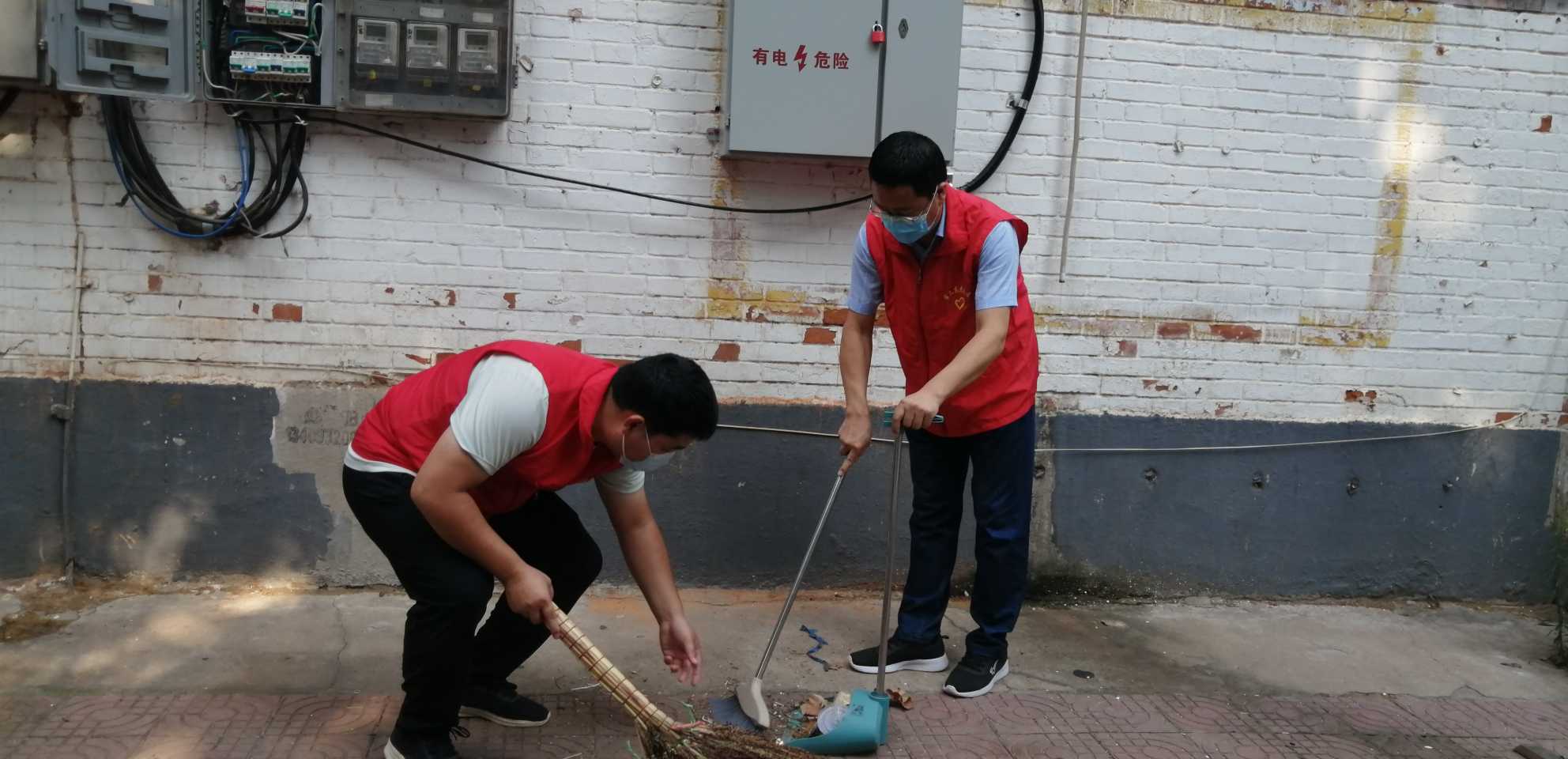 志愿活动进社区，清洁家园助防疫  一一市三高开展“百万市民清洁家园”志愿服务活动