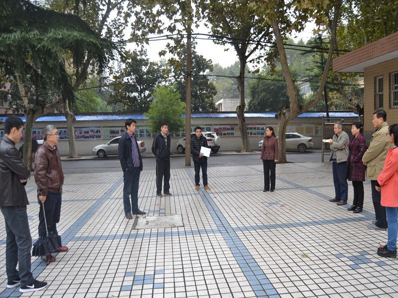 市三高进行例行安全检查
