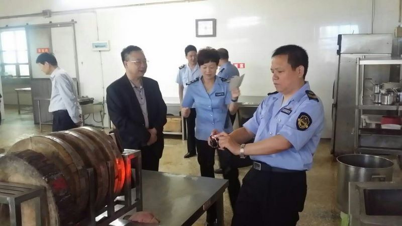 市食品药品监督管理局对我校进行食堂卫生工作日常监督检查