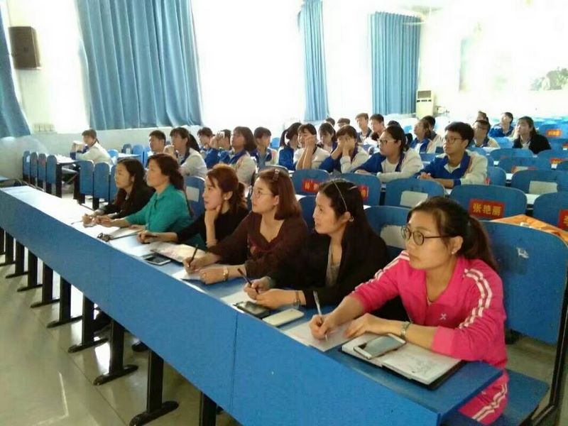 我校第四届校园文化艺术节之主持人大赛如期举行